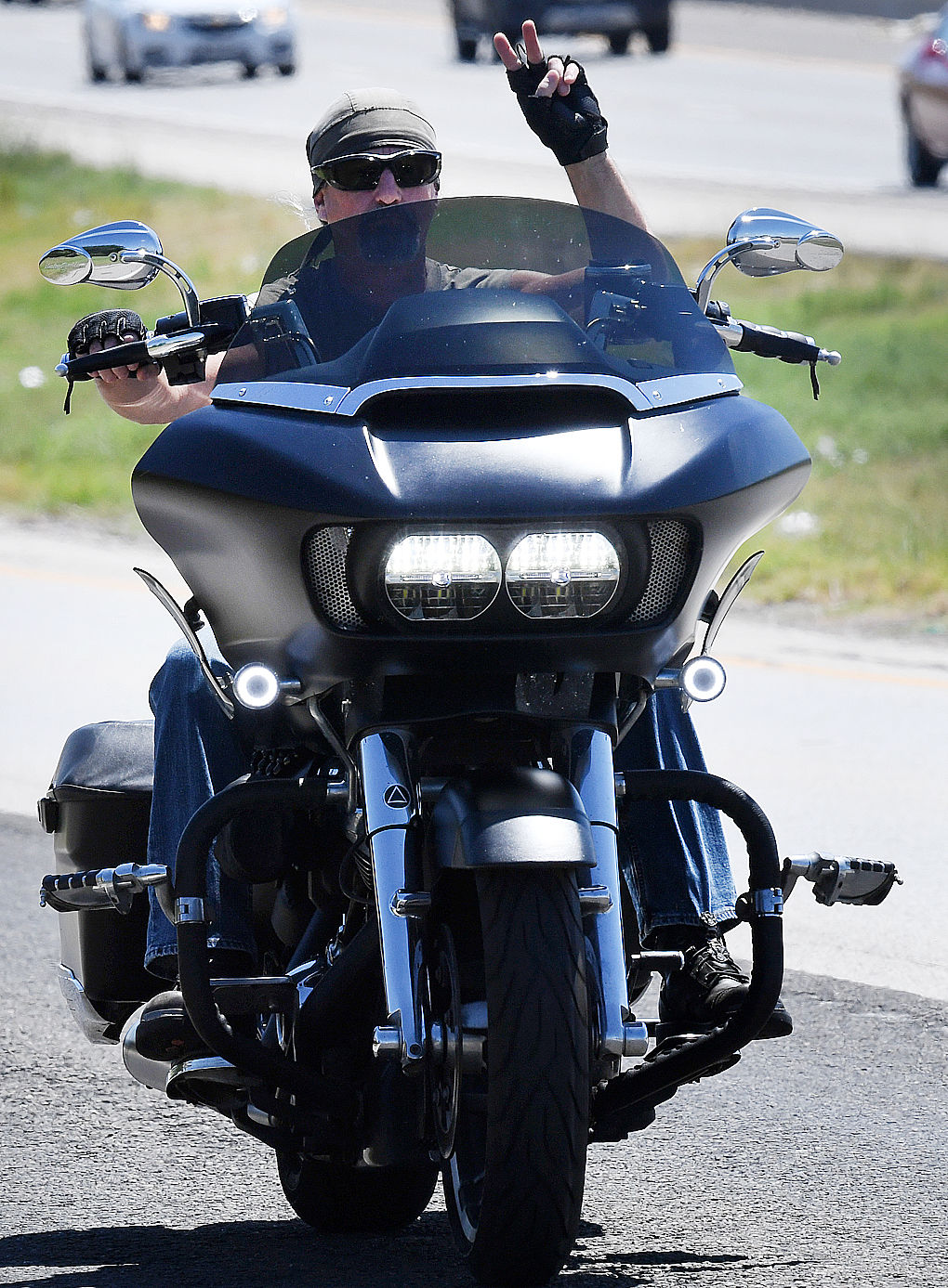 Hundreds of bikers ride in 9/11 memorial